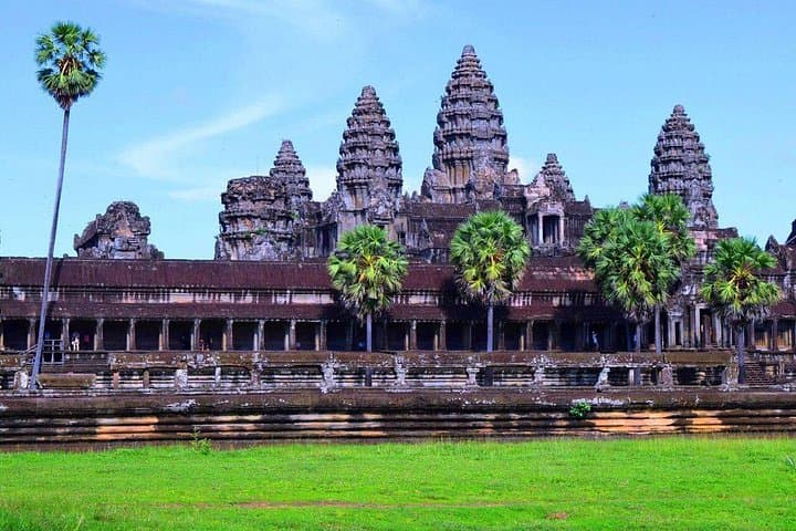 Full-Day Angkor Temples: Sunrise-to-Sunset Tour of Angkor Wat, Bayon & Ta Prohm photo 1