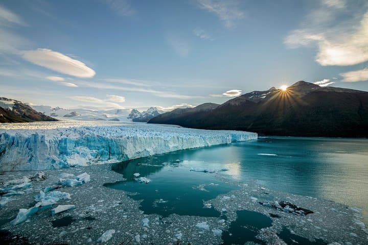 Perito Moreno Glacier Full-Day Tour: Walkways, Boat Safari & Park Tips photo 4