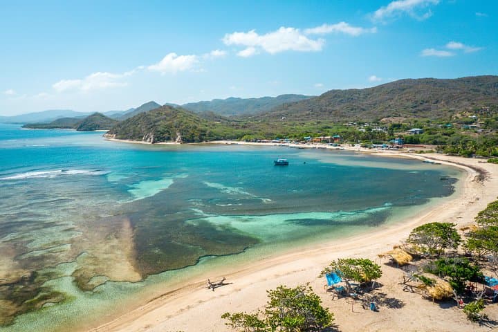 Buen Hombre Kitesurfing: 1-Day Beginner Kite Course on the Dominican Republic's Windiest Beach photo 4