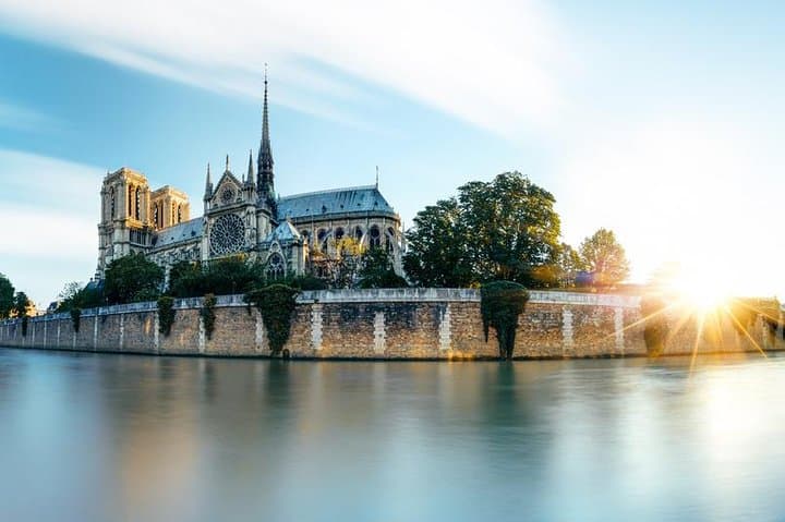 Welcome to Paris: 2.5-Hour Highlights Walking Tour of Monuments & Culture