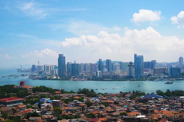 Xiamen Private Day Tour — Gulangyu Island, Nanputuo Temple & Huandao Road