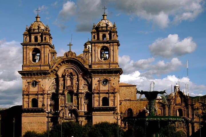 Cusco Culture & History: Qoricancha, San Pedro Market & Sacsayhuamán City Tour