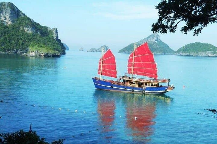 Angthong Marine Park Full-Day Cruise on the Red Baron: Snorkel, Emerald Lake & Beaches