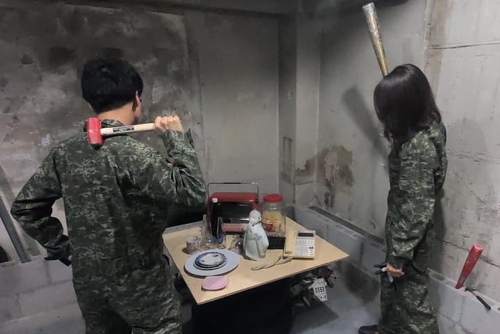 Smash Therapy in Namba — Rage Room Experience in Osaka photo 4