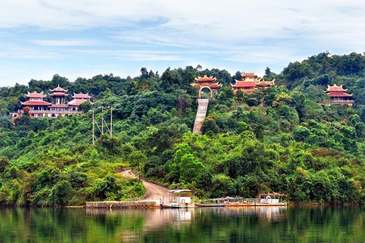 Bach Ma National Park 2-Day Trek: Hai Vong Dai Summit, Five Lakes & Hai Van Pass photo 2