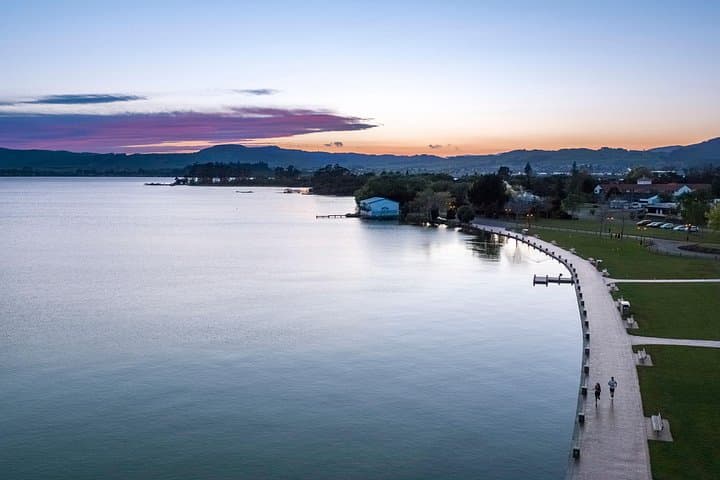 Auckland Airport to City Private Transfer — Direct Shuttle & Meet-and-Greet photo 3