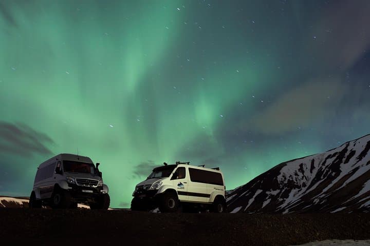 Reykjavík Super-Jeep Northern Lights Chase: Small-Group Aurora Tour photo 2
