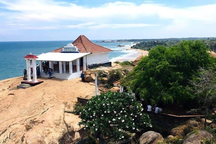 Temple Quest in Southern Sri Lanka — Tissamaharama, Kirinda & Sithulpawwa from Hambantota photo 4