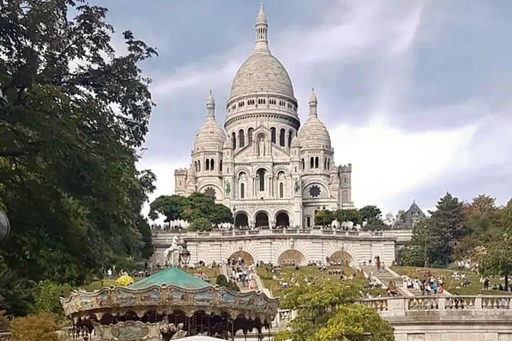 Paris Top Sights Half-Day Walking Tour with Evening Wine Tasting