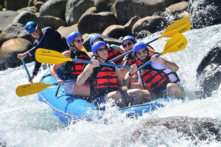 Sarapiqui River Whitewater Rafting from La Fortuna — Class III–IV Adventure photo 2