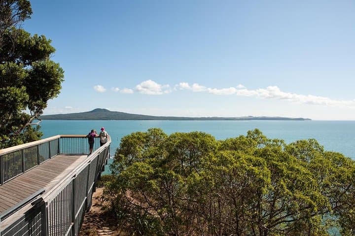 Discover Auckland: Half-Day Tour to One Tree Hill, Bastion Point & Mount Eden photo 2