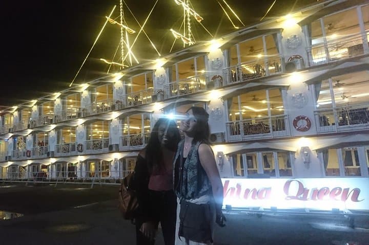 Evening Cyclo Tour, Traditional Water-Puppet Theater & Saigon River Dinner Cruise photo 3
