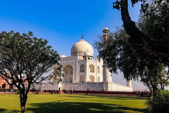 All-Inclusive Taj Mahal Day Tour by Gatimaan Express — Agra from Delhi in One Day photo 3