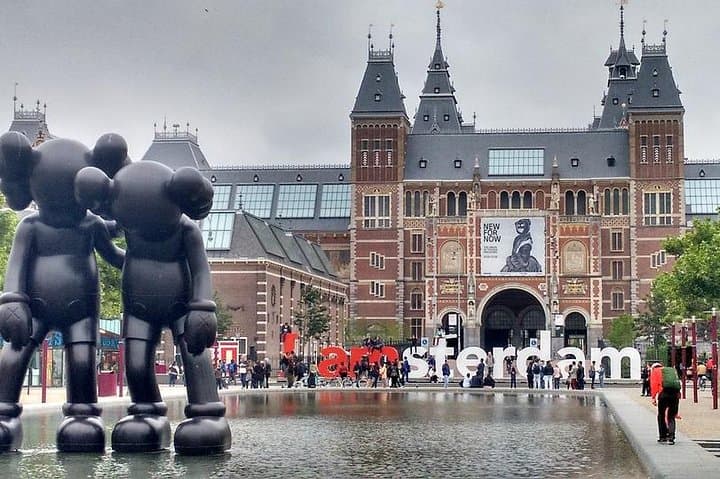 Private Amsterdam Highlights Bike Tour: 2-Hour Guided City Ride photo 2