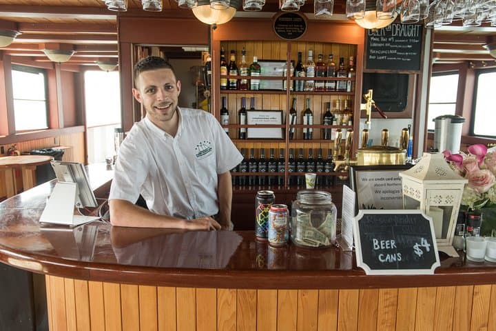 Boston Harbor Fall Foliage Lunch Cruise — 90‑Minute Leaf‑Peeping Voyage photo 6