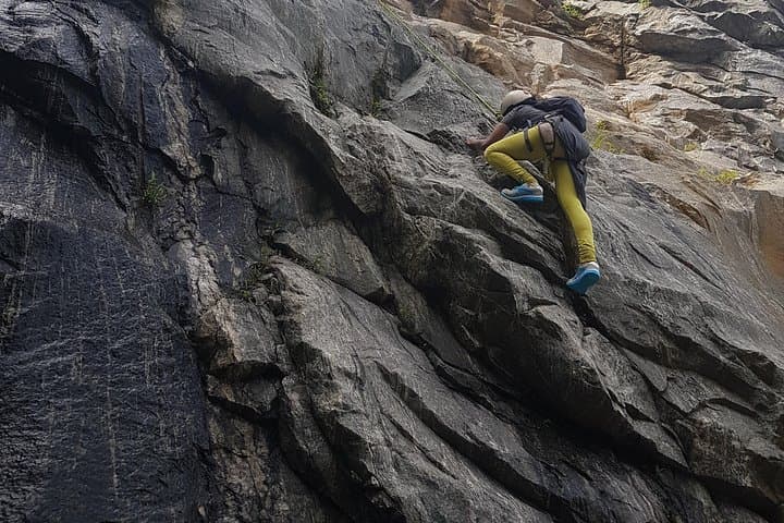 Climb & Fly Madikeri: 100‑ft Rock Climb and 600‑ft Zipline Over Coorg Hills photo 2