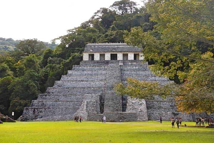 Palenque & Roberto Barrios Waterfalls: Day Tour to Maya Ruins and Emerald Cascades