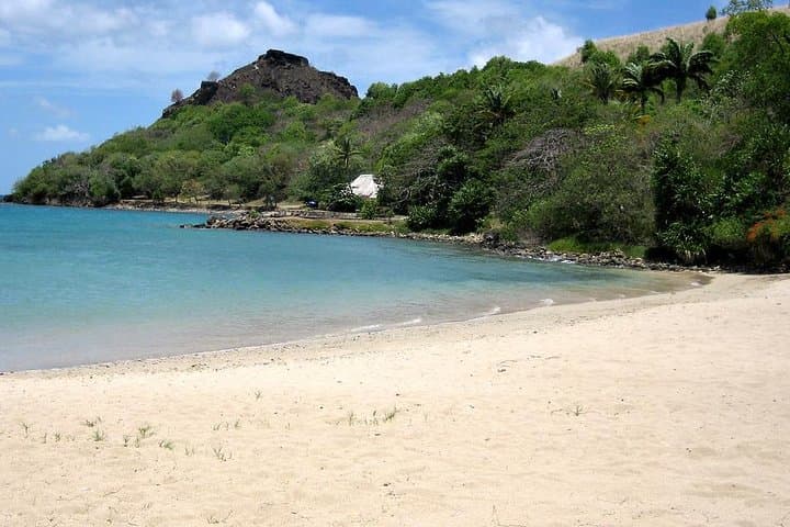 Pigeon Island Beach Shuttle: Fast Route from Castries to Golden Sands
