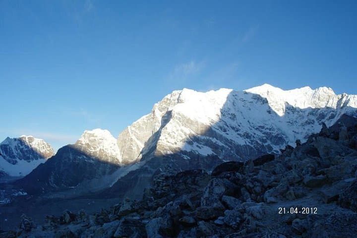 Everest Base Camp Trek — 12-Day Teahouse Route to Mount Everest photo 2