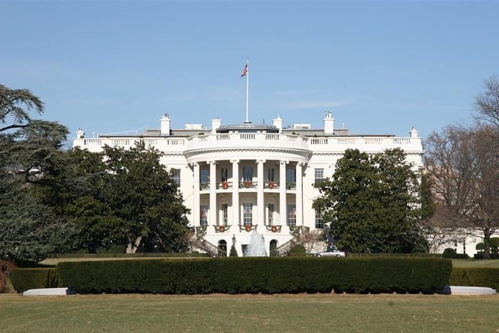 Exploring Washington DC’s Iconic Landmarks on a Guided Cart Shuttle Tour photo 3
