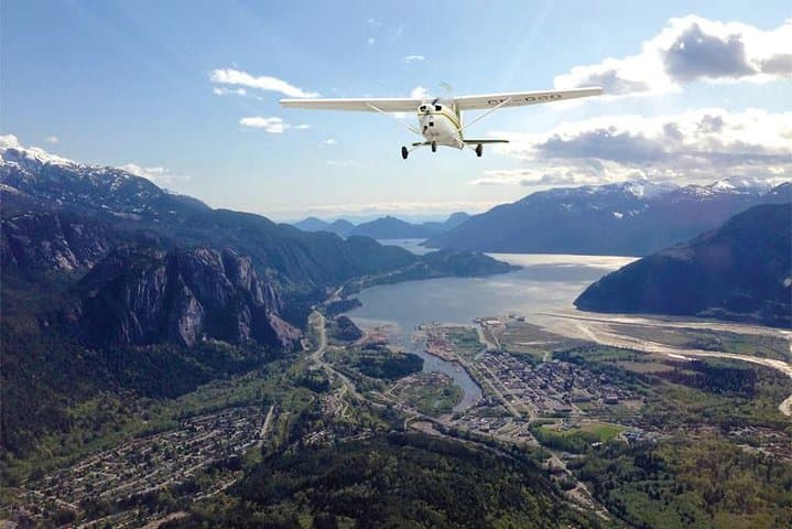 Sea to Skypilot: Squamish Valley Scenic Air Tour for Two