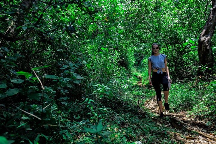 Private Overnight Adventure in Belihuloya: Village Walks, Waterfall Dip & Treehouse Stay photo 2