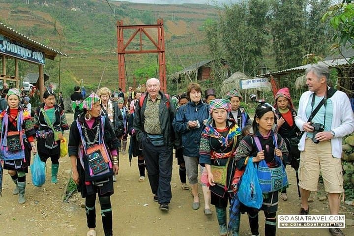 Sapa Trekking by Bus: 2-Day Ta Van Homestay & Rice Terrace Hike photo 1