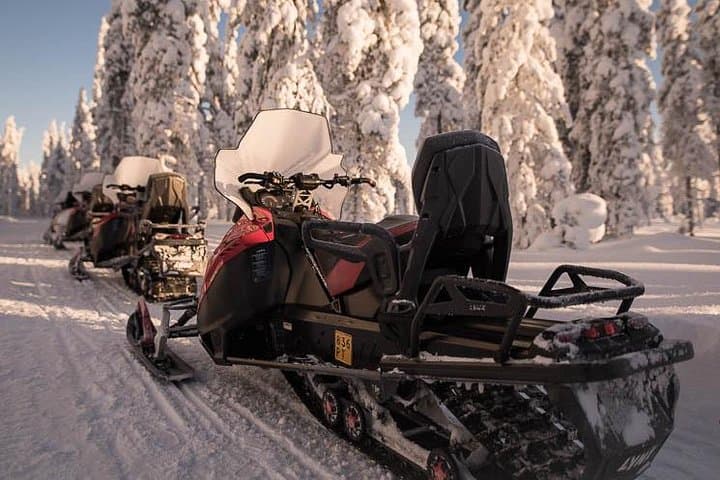 Beginner Snowmobile Safari on the Arctic Circle — Rovaniemi Snowmobile Tour photo 3