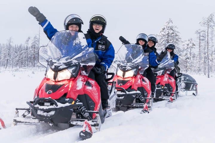 Beginner Snowmobile Safari on the Arctic Circle — Rovaniemi Snowmobile Tour