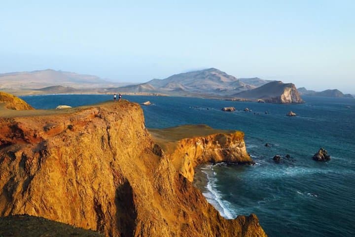 Golden Shadows Trek: Sunset Cliffs Walk in Paracas National Reserve