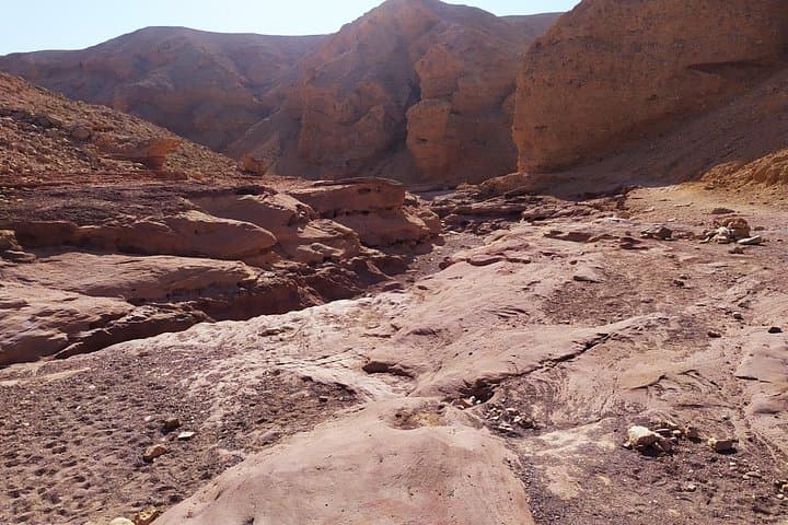 Red Canyon Jeep Tour in Eilat: Slot-Canyon Hike and Four-Countries View photo 3