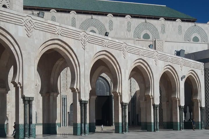 Casablanca All-Day City Tour: Hassan II Mosque, Mohamed V Square & Corniche Exploration photo 3