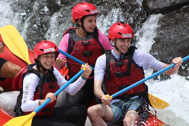 Sarapiquí River Whitewater Rafting from La Fortuna — Class III–IV Adventure photo 4