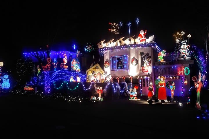 Christmas Lights Tour — Butchart Gardens & Victoria Holiday Lights