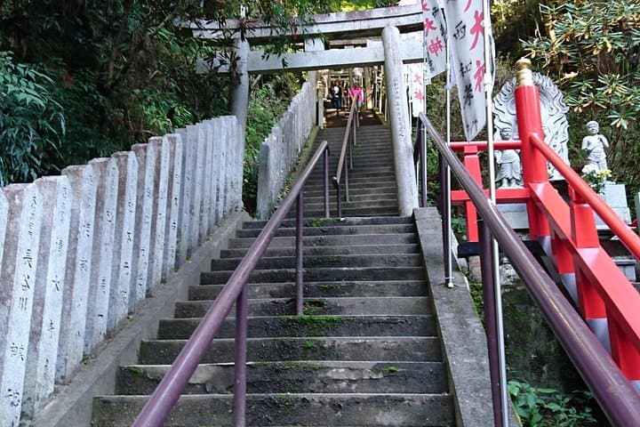Yoshinoyama Temple Walk: Day hike, shrines, and regional sweets on Japan’s cherry ridge photo 4