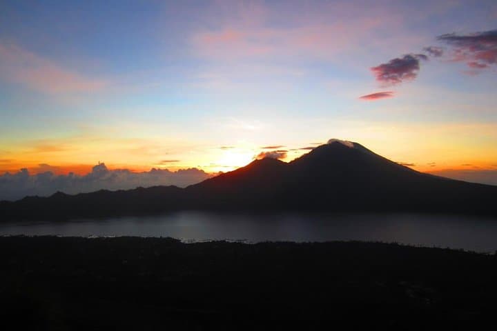 Bali Sunrise Trekking on Mount Batur with Natural Hot Springs photo 4