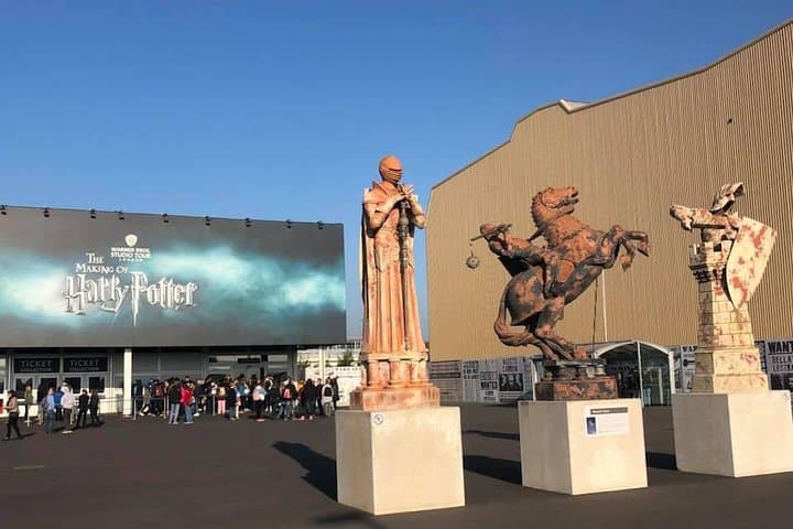 Private Transfers Between London and Warner Bros. Studio Tour — Door-to-Door from Central London photo 2
