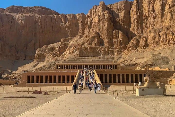 Sunrise Hot Air Balloon Over Luxor: Valley of the Kings & West Bank Private Tour photo 4