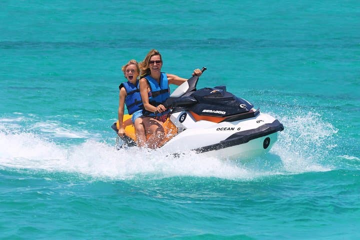 High-Speed Wave Runner on Cancun's Nichupté Lagoon: 30–60 Minute Rides