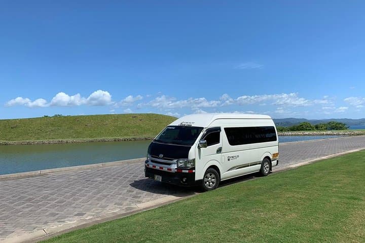 La Fortuna to Tamarindo Private Transfer — Air-Conditioned Minivan with Wi-Fi