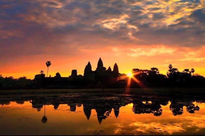 Full-Day Private VIP Tour of Angkor Complex: Angkor Wat, Bayon & Ta Prohm
