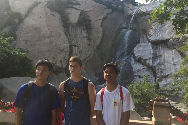 Laoshan Day Trip from Qingdao: Taiqing Palace, Dragon Waterfall & Cable Car Experience photo 3