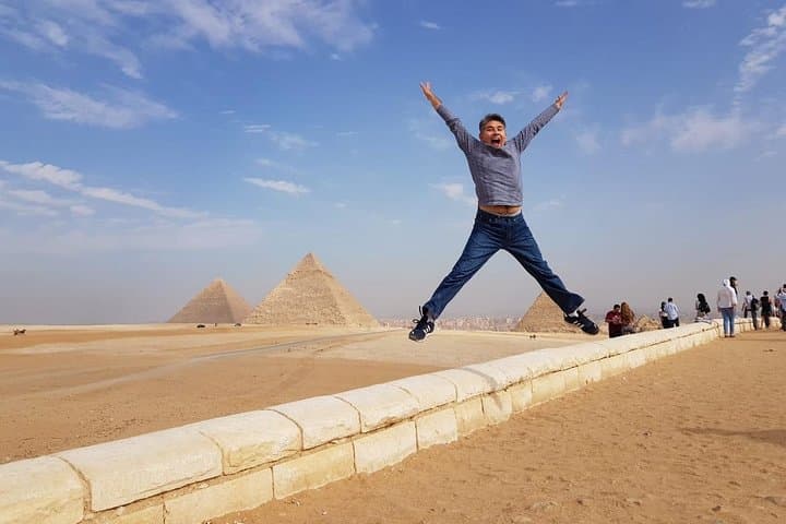 Cairo Airport Layover Tour: Pyramids, Sphinx & Egyptian Museum in One Day photo 3