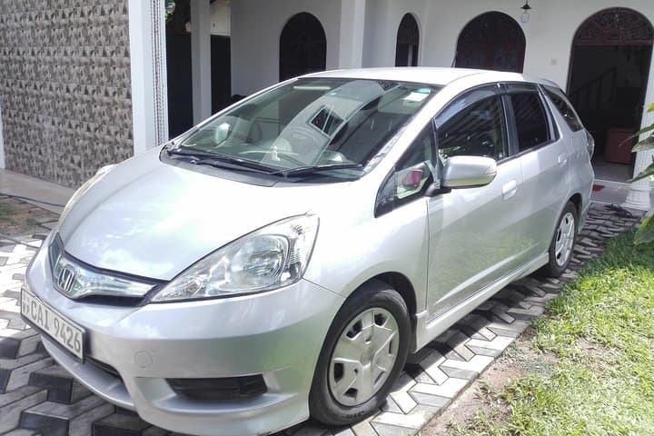 Private Drivers in Sri Lanka — Flexible English-Speaking Chauffeur Service photo 2