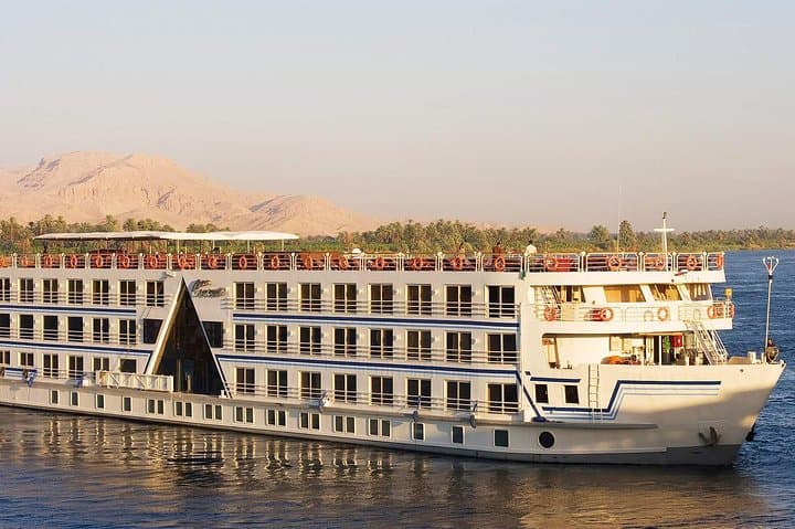 7-Day Cairo and Nile Cruise: Pyramids, Temples and Domestic Flights photo 2