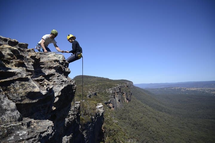 Half-Day Abseiling in Blue Mountains: Guided 5–30m Rappels & Scenic Cliffs photo 3