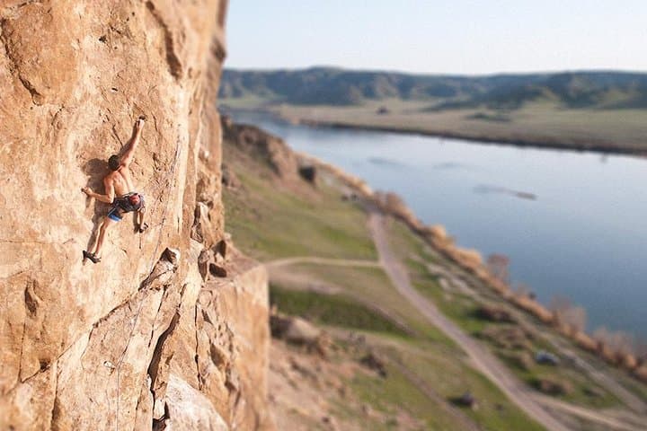 Day Tour to Tamgaly-Tas Petroglyphs and City of Nomads from Almaty