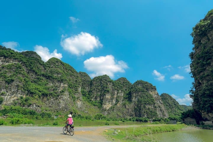 Ninh Binh E-Bike Experience: Ride Tam Coc, Bich Dong & Hoa Lu photo 5