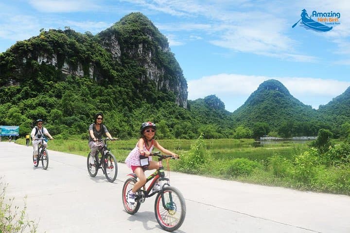 Ninh Binh to Halong Bay: 2-Day Small-Group Adventure from Hanoi photo 2