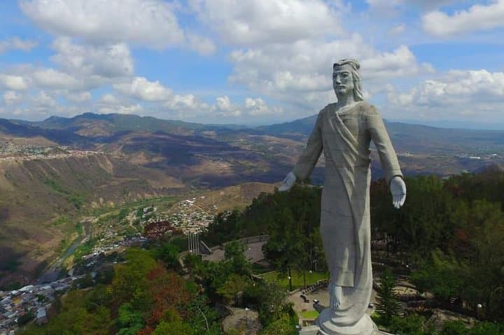 Colonial Tegucigalpa Walking Tour: Historic Sights & El Picacho Views